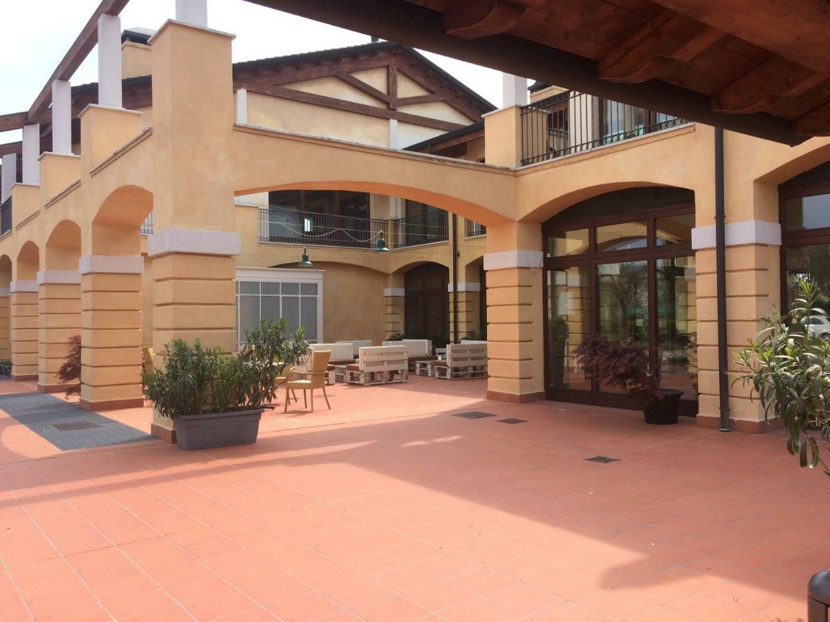 La Chicca Del Garda Apartman Peschiera del Garda Kültér fotó