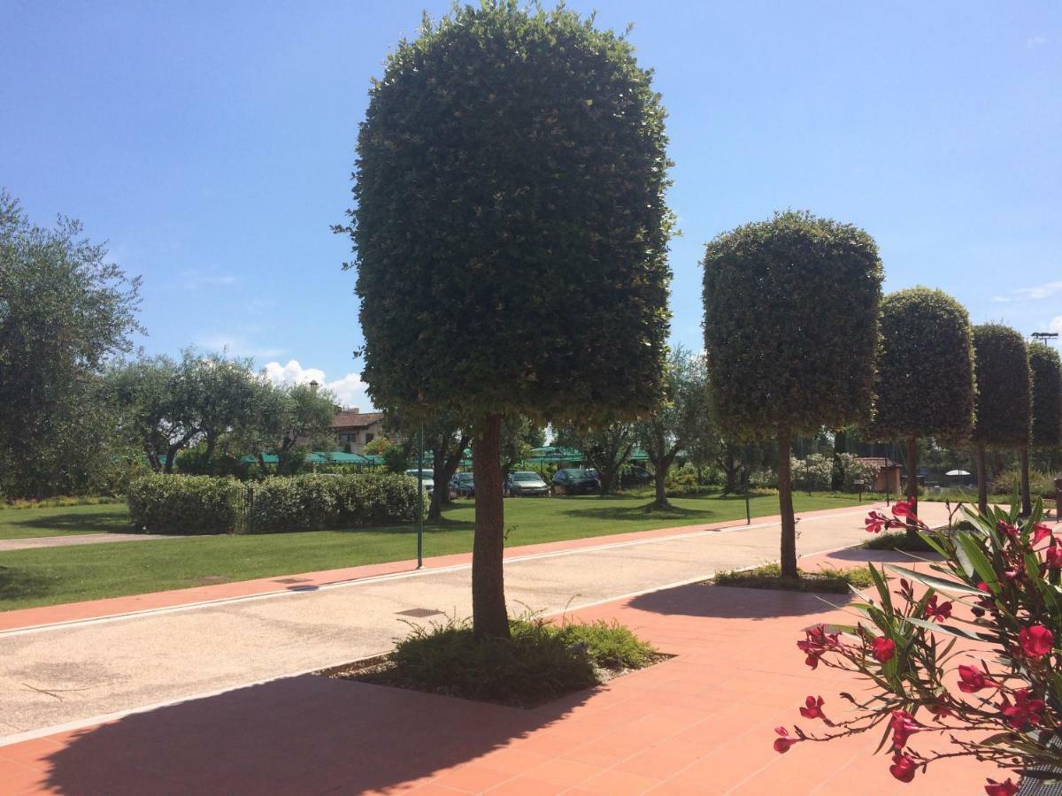 La Chicca Del Garda Apartman Peschiera del Garda Kültér fotó
