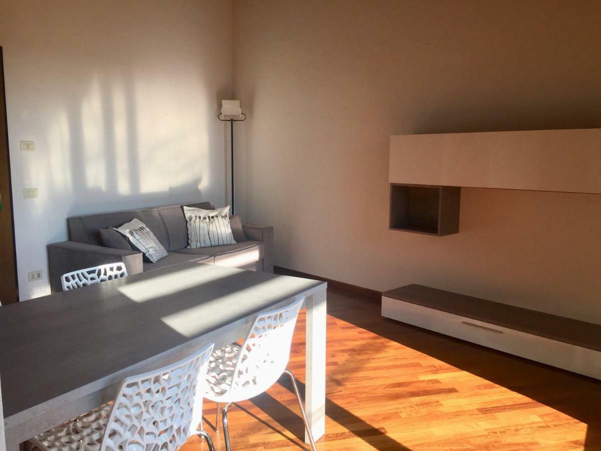 La Chicca Del Garda Apartman Peschiera del Garda Kültér fotó